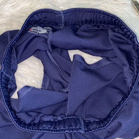 UNDER ARMOUR shorts - Picture 9 of 9